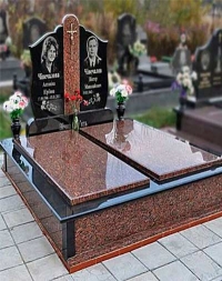 Памятник двойной