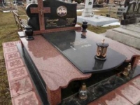 Памятник на могилу с крестом