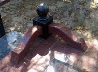 Ограда  из гранита