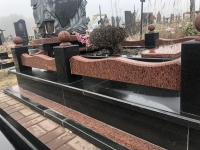 Цоколь підвісний з лізнику