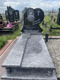 Памятник з граниту